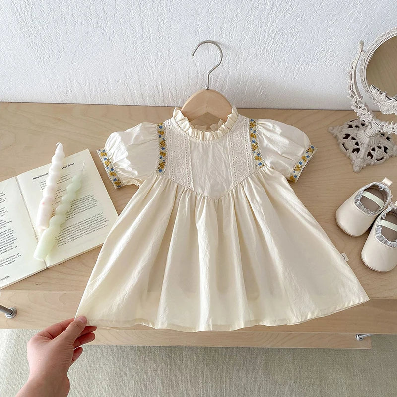 NEW Sweet Ruffled Collar Floral Dress – Lola Rosie Boutique